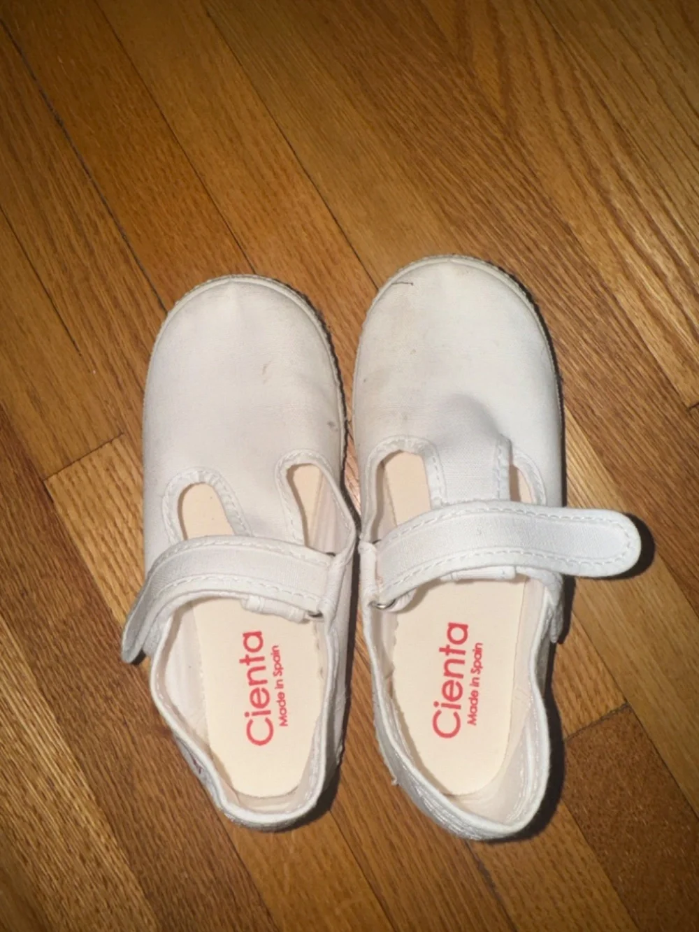 Cienta Kids Shoes 50000 in white- size kids 29 (US 11)